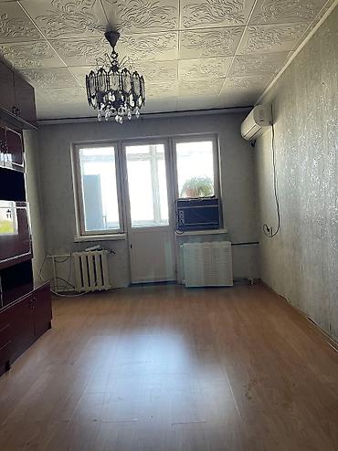 Батирлер: 3 бөлмө, 60 м², 4-мкр 104-серия, 4 кабат, Эски ремонт — 4