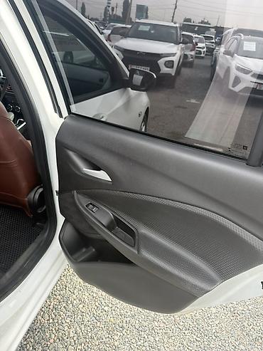 аренда авто спарк: Chevrolet Onix: 2020 г. — 4