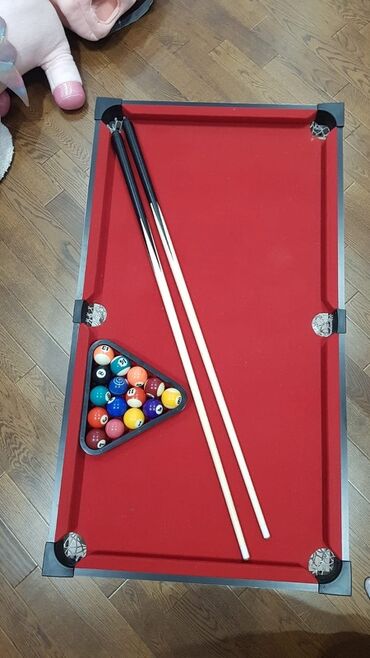 бильярдный стол купить в оше: Uşaq billiard masası – komplekt - Kompakt ölçülü, qırmızı örtüklü