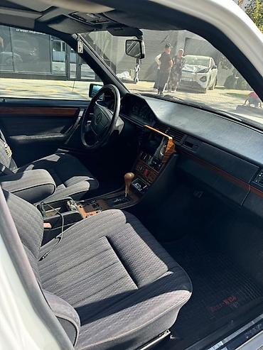 vaz 2114: Mercedes-Benz E-Class: 1992 г., 2.2 л, Автомат, Бензин, Седан — 7