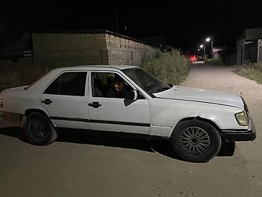 панель 124 мерс: Mercedes-Benz W124: 1989 г., 2.3 л, Механика, Бензин, Седан — 4