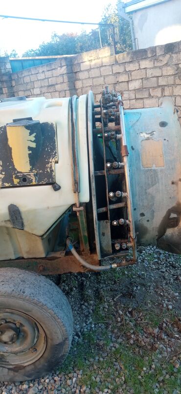 Çiləyicilər: Traktorla qoşulan bağ bağlayan (hava ilə üfürməli) çiləyici - — 3