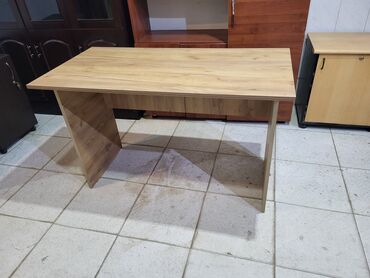 Ofis masaları: Ofis masalari yenidir.yazi masalari uzunluq 120 sm eni 60 sm hundurluk — 9