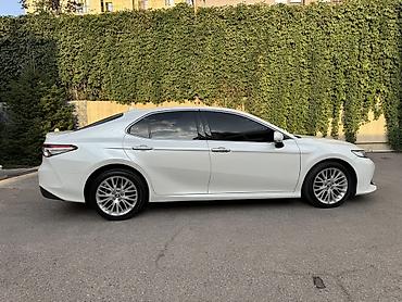 952 2: Toyota Camry: 2019 г., 2.5 л, Автомат, Бензин, Седан — 3