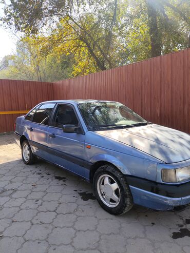 Volkswagen: Volkswagen Passat: 1992 г., 1.8 л, Механика, Бензин, Седан
