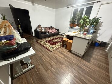 казахстан шоколад цена бишкек: Кухня-гостиная и санузел в частном доме - Просторная объединенная