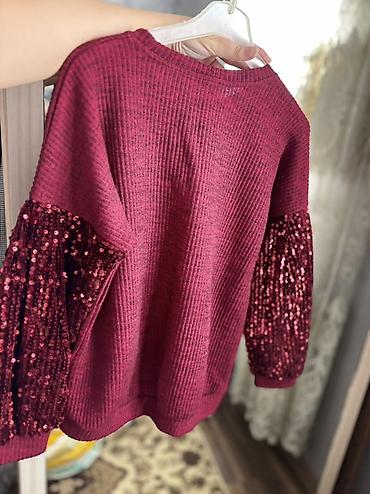 Bordo rəngli qız uşağı üçün sviter. - Material: yumşaq, fakturalı lalafo.az -da Bordo rəngli qız uşağı üçün sviter. - Material: yumşaq, fakturalı