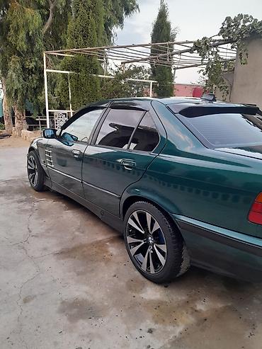 s class fara: BMW sedan, yaşıl-mavi (tünd petrol) rəng. E36 kuzov. - 4 qapı, salon — 10