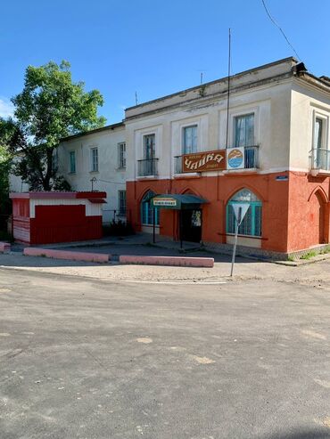 здается магазин: Продается в пгт Пристань Каракол Магазин 90кв м и киосок с красной
