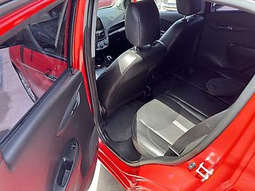 sprinter 4 4: Chevrolet Spark: 2020 г., 1 л, Автомат, Бензин, Хэтчбэк — 9