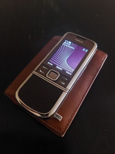 nokiya 8800: Nokia 8800 arte sapphire brown ideal veziyyetde heç bir problemi