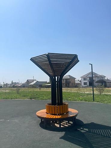 Уличная круговая скамья с центральной перголой-навесом - Формат