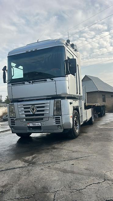 Тягач, Renault, 2005 г., Бортовой