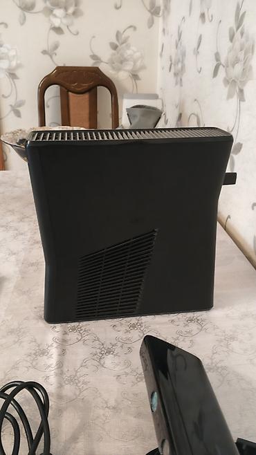x box 360: Xbox 360 (Slim) oyun konsolu paketi Komplekt: - Xbox 360 Slim konsolu — 3