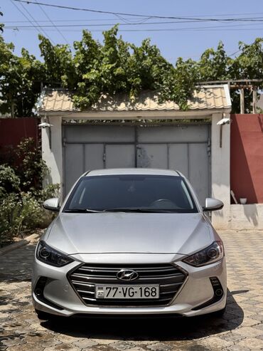 Hyundai: Hyundai Elantra: 1.6 l | 2016 il Sedan