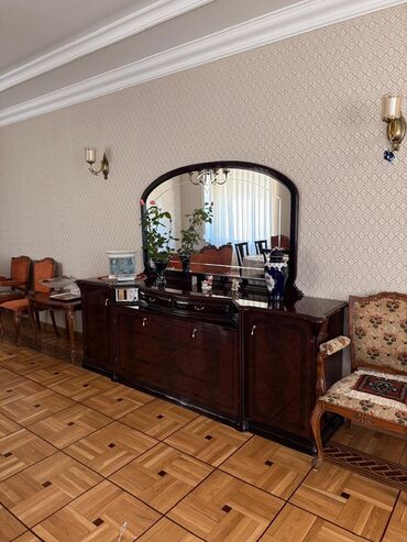 Qonaq otağı dəstləri: İşlənmiş, İtaliya — 5