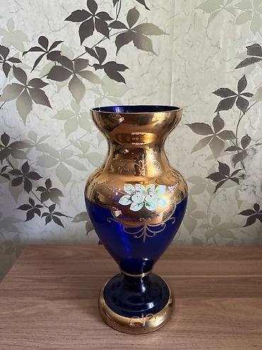 servant qablari: Bir vaza, Bogem şüşəsi — 1