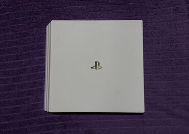 PS4 (Sony Playstation 4): PlayStation 4 Pro 1 TB satılır. Konsol Koreyadan alınıb, evdə şəxsi — 2