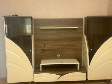 Qonaq otağı dəstləri: İşlənmiş, Komod, Kredit yoxdur, Türkiyə