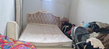 divar yataq: İşlənmiş, İkinəfərlik çarpayı, Bazalı, Matras ilə, Siyirməli