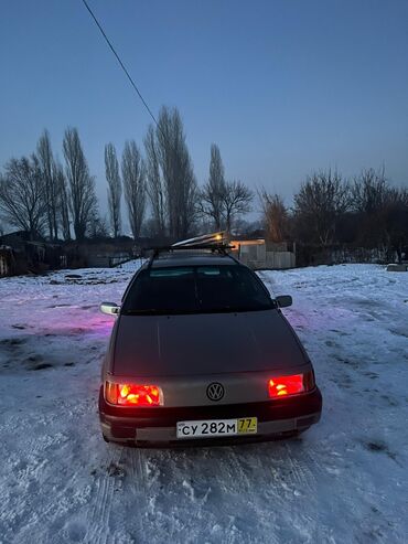 volkswagen 1998: Volkswagen Passat: 1989 г., 1.6 л, Механика, Бензин, Универсал