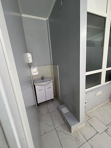 Аренда офисов: 🏢 СДАЁТСЯ В АРЕНДУ КОММЕРЧЕСКОЕ ПОМЕЩЕНИЕ Район ж/м Кок-Жар 1 линия — 4