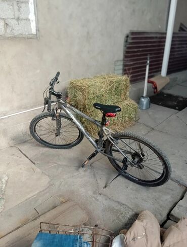 зарядное устройство для автомобильного аккумулятора бишкек: Продаю горный велосипед срочно!! обмен интересует на телефоны на