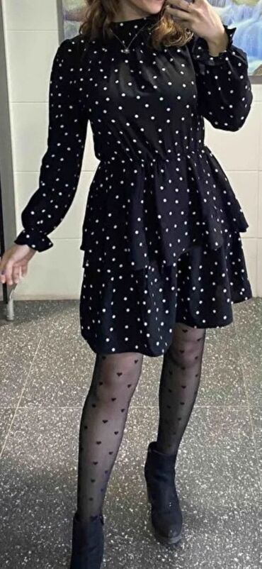 Plaşlar: M- L razmer. Qara rəngli, ağ xallı qadın donu - Model: mini uzunluq