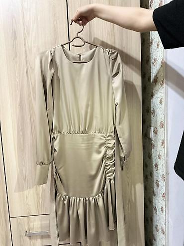 Вечерние платья: Вечернее платье, Коктейльное, Короткая модель, Атлас, С рукавами, M, S — 2