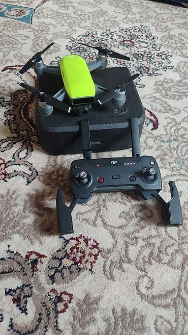 DJI Spark (зелёный) с пультом дистанционного управления Компактный