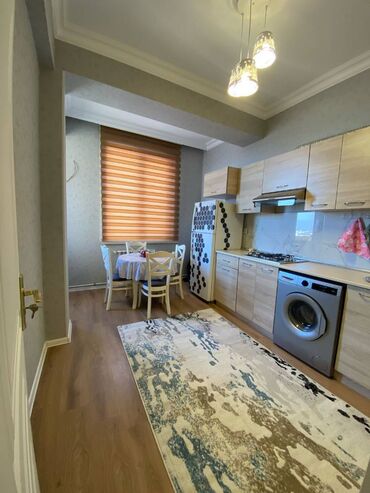 Uzunmüddətli kirayə mənzillər: Mənzil kirayə verilir. 2 qanuni otaq və ayrı mətbəxt, 14.10 mər, 82 — 3