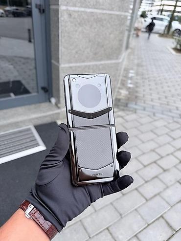 ipon 12: Vertu 512 GB — 1