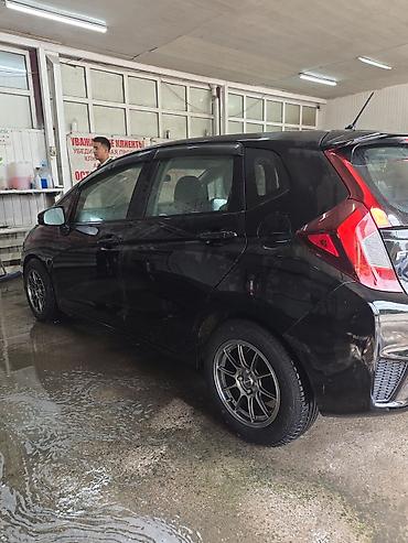 Продажа авто: Honda Fit: 2016 г., Вариатор, Хэтчбэк — 3