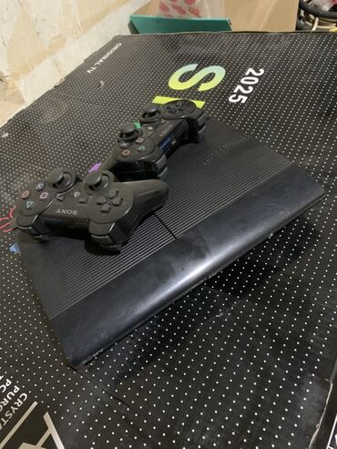 ноутбук thinkpad: Игровая консоль Sony PlayStation 3 в черном цвете, известная своей