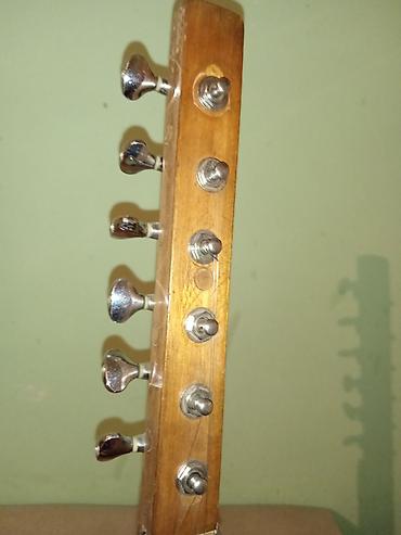 Saz: Elektro saz – daxili preamp və EQ ilə - Korpus: taxta, armud formalı — 9