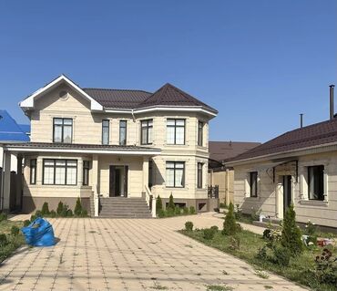 жилой дом с земельным участком: 450 м², 7 комнат