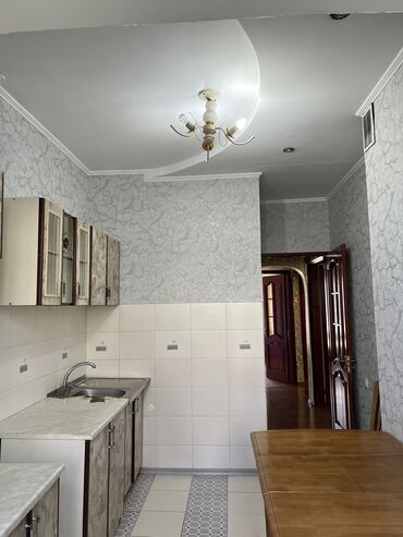 продаю дом в военно антоновка: 3 комнаты, 80 м², 105 серия, 4 этаж, Евроремонт
