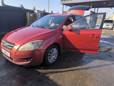 водяной насос бензин: Kia Ceed: 2008 г., 1.6 л, Автомат, Бензин, Универсал