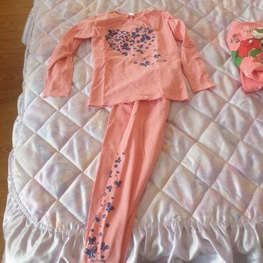 Donji delovi trenerke: Trenerke za devojcice decije pitajte za cene brojevi su uslikani — 5