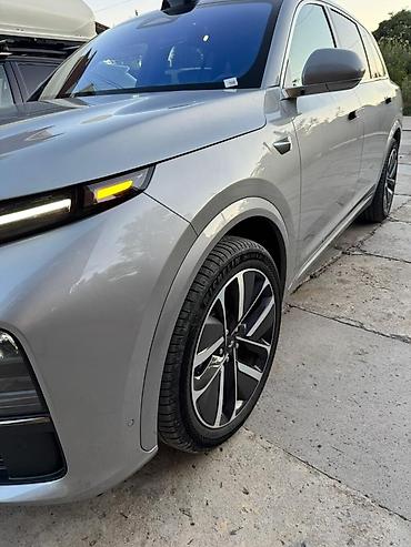 Другие автомобили: Li Auto L7 – это современный внедорожник, предлагающий просторный и — 3