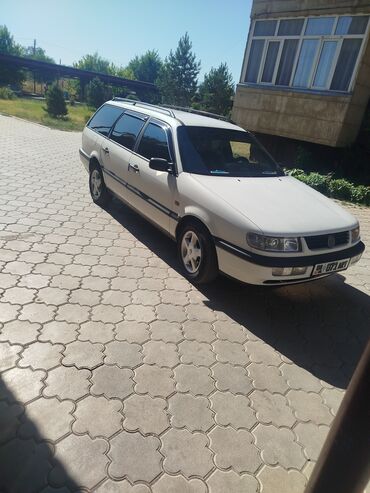 купить чехлы на гольф 4: Volkswagen Passat Variant: 1994 г., 2 л, Механика, Газ, Универсал