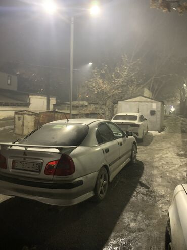 mitsubishi space wagon: Mitsubishi Carisma: 2000 г., 1.8 л, Механика, Бензин, Седан