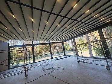 quru: Panoram şüşə sistemləri və avtomatik pergola-tent tavan Məkanlar üçün — 1