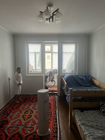 квартира репина: 1 бөлмө, 32 кв. м, 105-серия, 3 кабат, Евроремонт