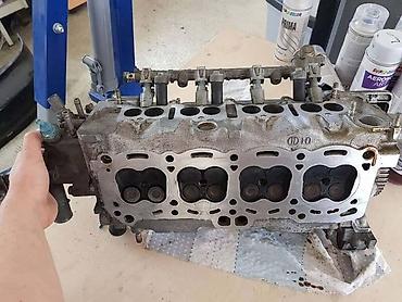 oval: BLOK MOTORA ZA TOYOTA AVENSIS | Velika ponuda delova za Toyota — 1