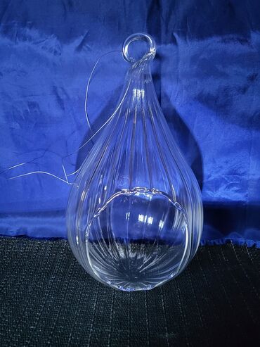 Ostali kućni dekor: Terarijum(saksija) za biljke viseca duvano staklo 90te. Perfektan — 1