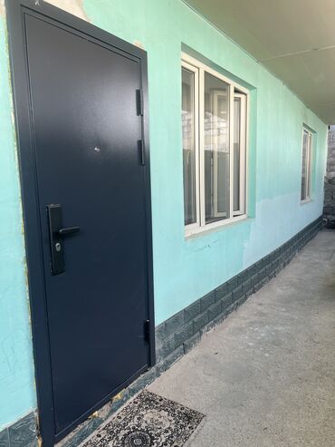 асабняк в аренду: 40 м², 1 комната, Бронированные двери