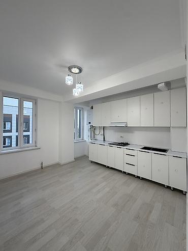 Продажа квартир: 1 комната, 42 м², ул. Тоголок Молдо / Щербакова Элитка, 5 этаж, Свежий ремонт — 1