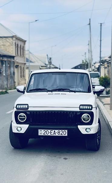 niva oturacaqlar: Lada Niva 4x4 (Urban üslubunda tüninq) Xüsusiyyətlər və tüninq: - — 1