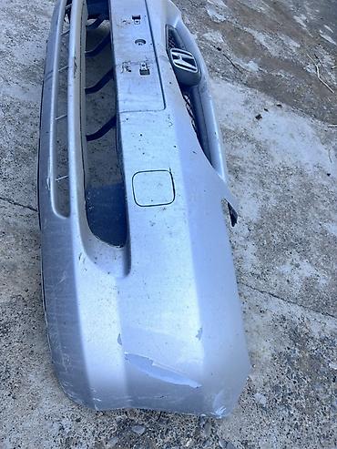 Автозапчасти: Передний бампер Honda с заводской решёткой и эмблемой. Основные — 2